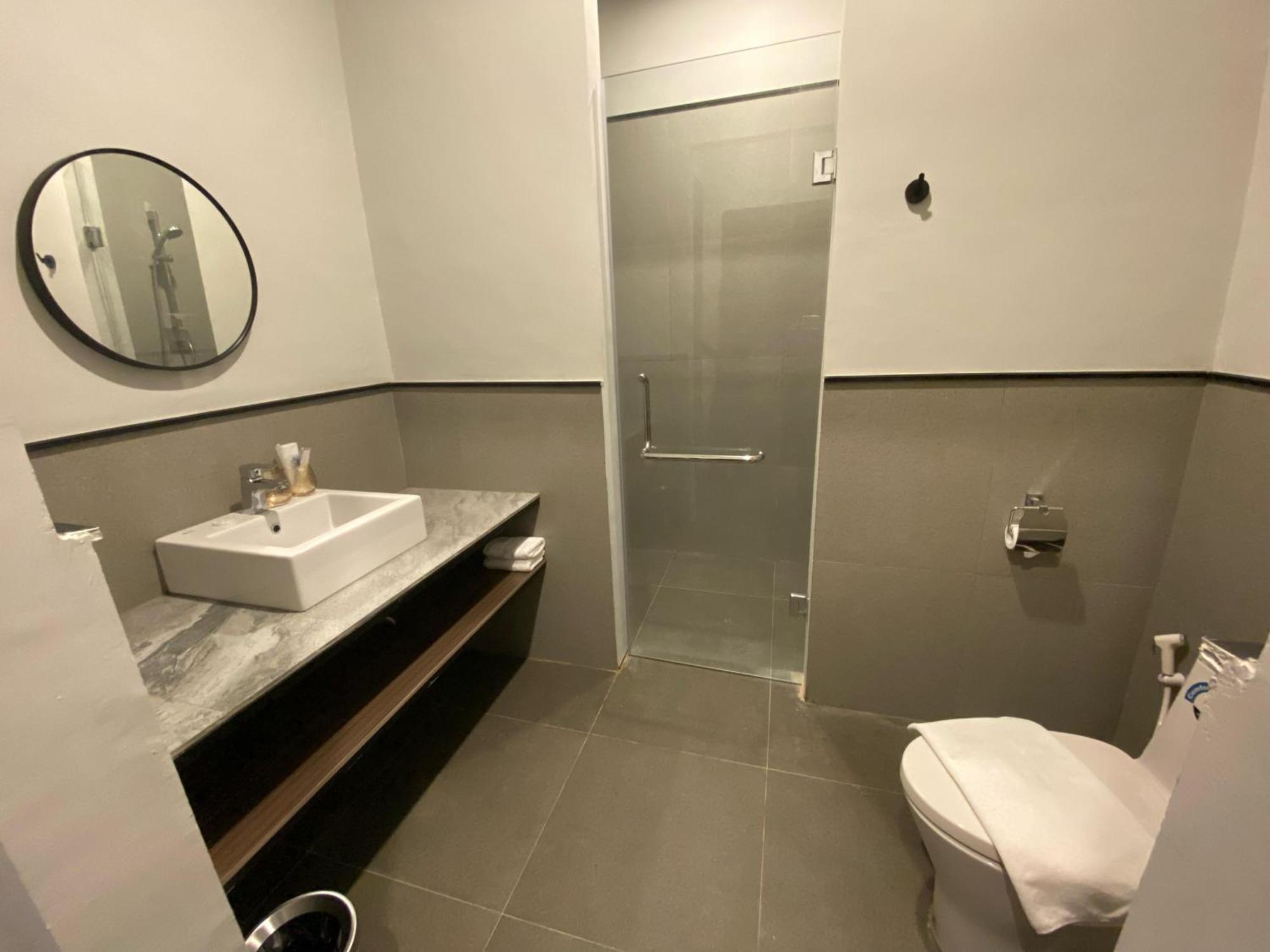 Onyx Hotel & Villa Tanjunguban Bagian luar foto