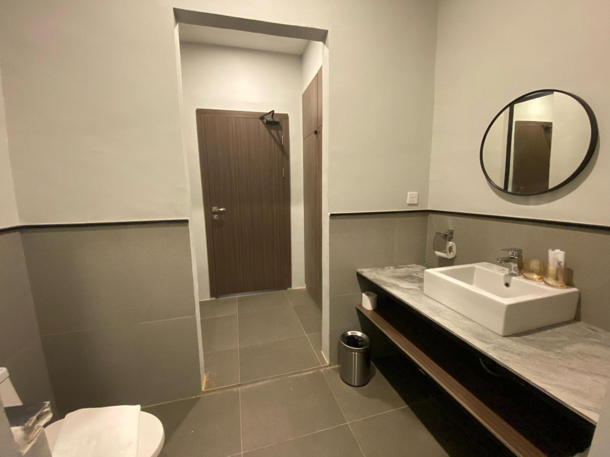 Onyx Hotel & Villa Tanjunguban Bagian luar foto