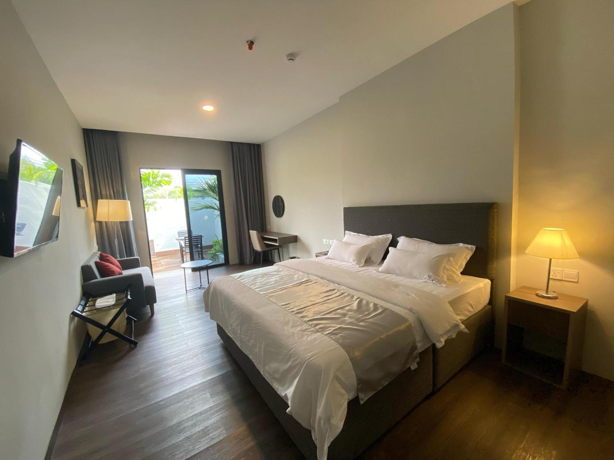 Onyx Hotel & Villa Tanjunguban Bagian luar foto