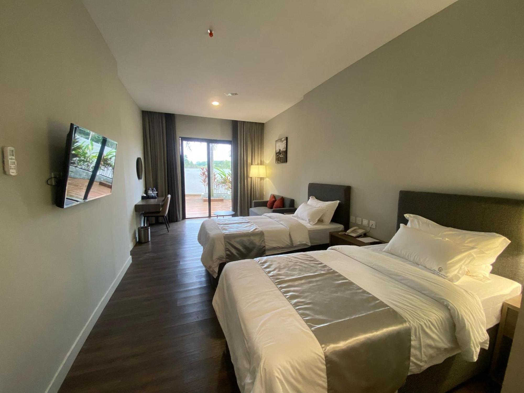 Onyx Hotel & Villa Tanjunguban Bagian luar foto