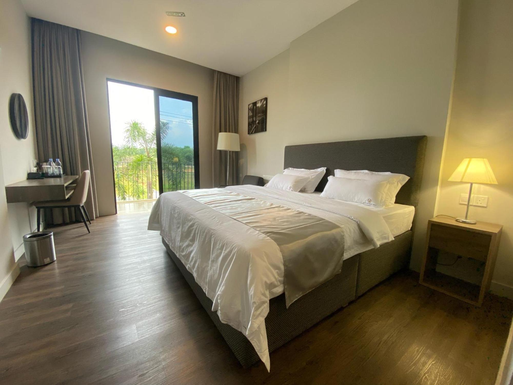 Onyx Hotel & Villa Tanjunguban Bagian luar foto