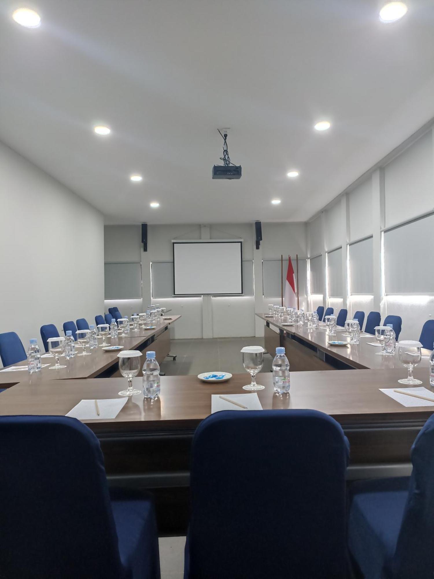 Onyx Hotel & Villa Tanjunguban Bagian luar foto